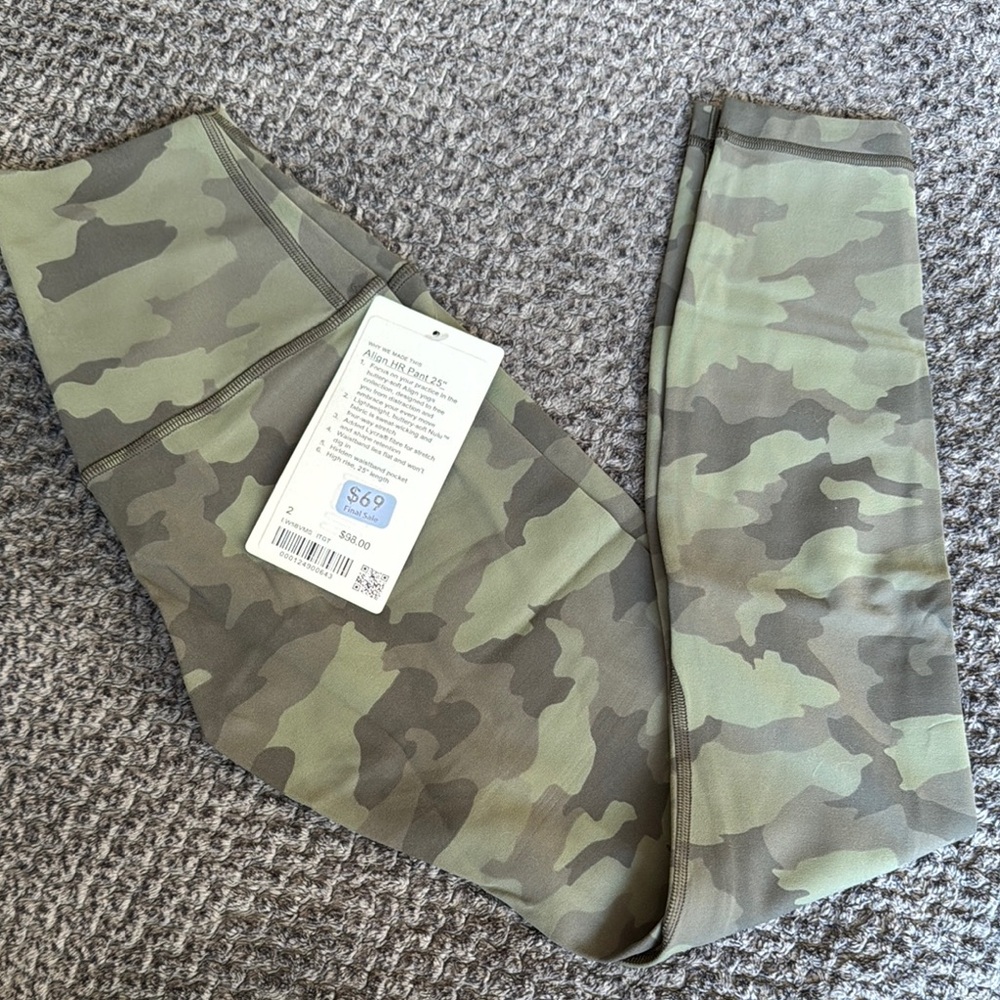 BNWT Lululemon Align Pants 25” Camo green size 2